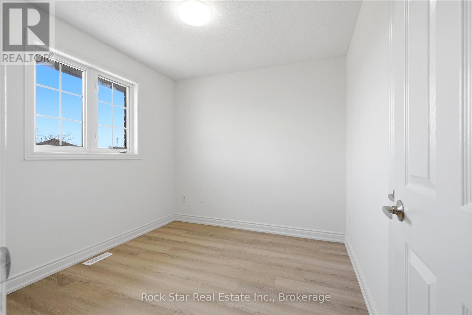 20 Knupp Road, Barrie (Edgehill Drive), Ontario  L4N 0P6 - Photo 20 - S13030248