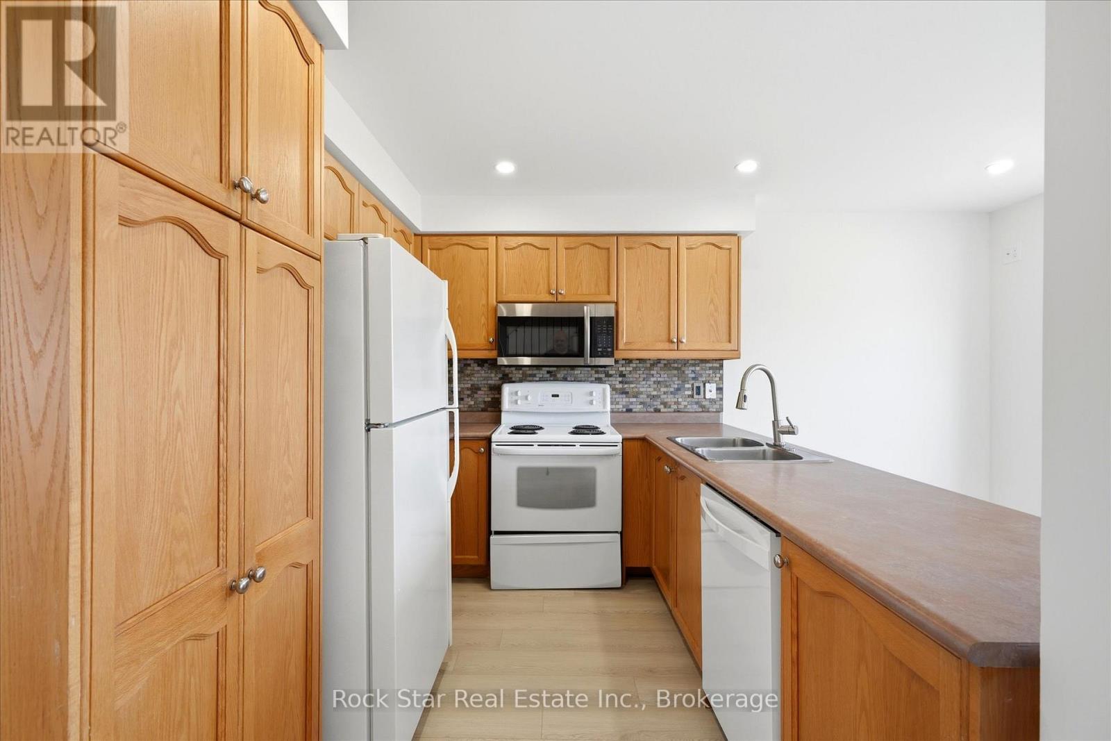 20 Knupp Road, Barrie (Edgehill Drive), Ontario  L4N 0P6 - Photo 7 - S13030248