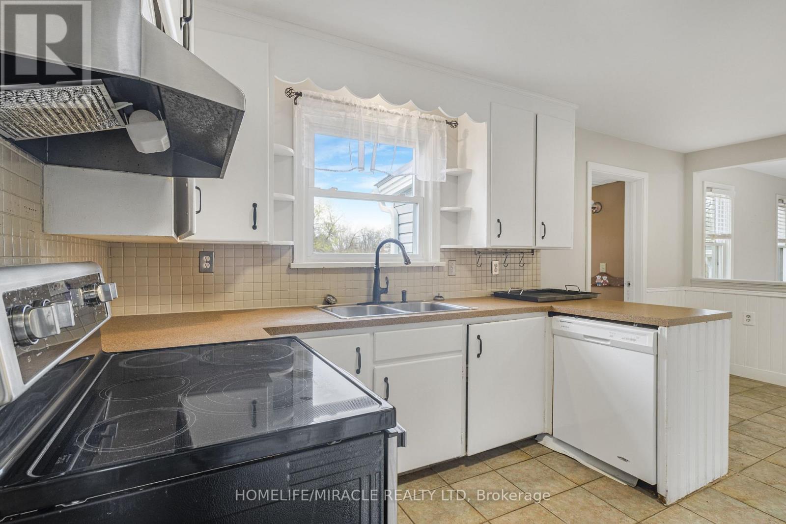 3318 Sinnicks Avenue, Niagara Falls, Ontario  L2J 2G3 - Photo 11 - X13029732