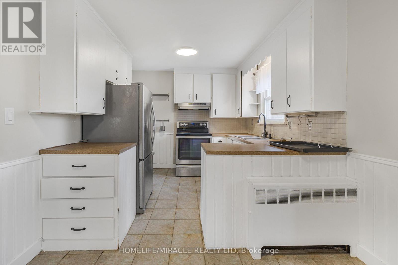 3318 Sinnicks Avenue, Niagara Falls, Ontario  L2J 2G3 - Photo 12 - X13029732