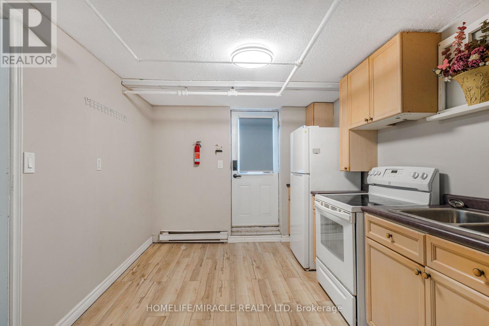 3318 Sinnicks Avenue, Niagara Falls, Ontario  L2J 2G3 - Photo 32 - X13029732