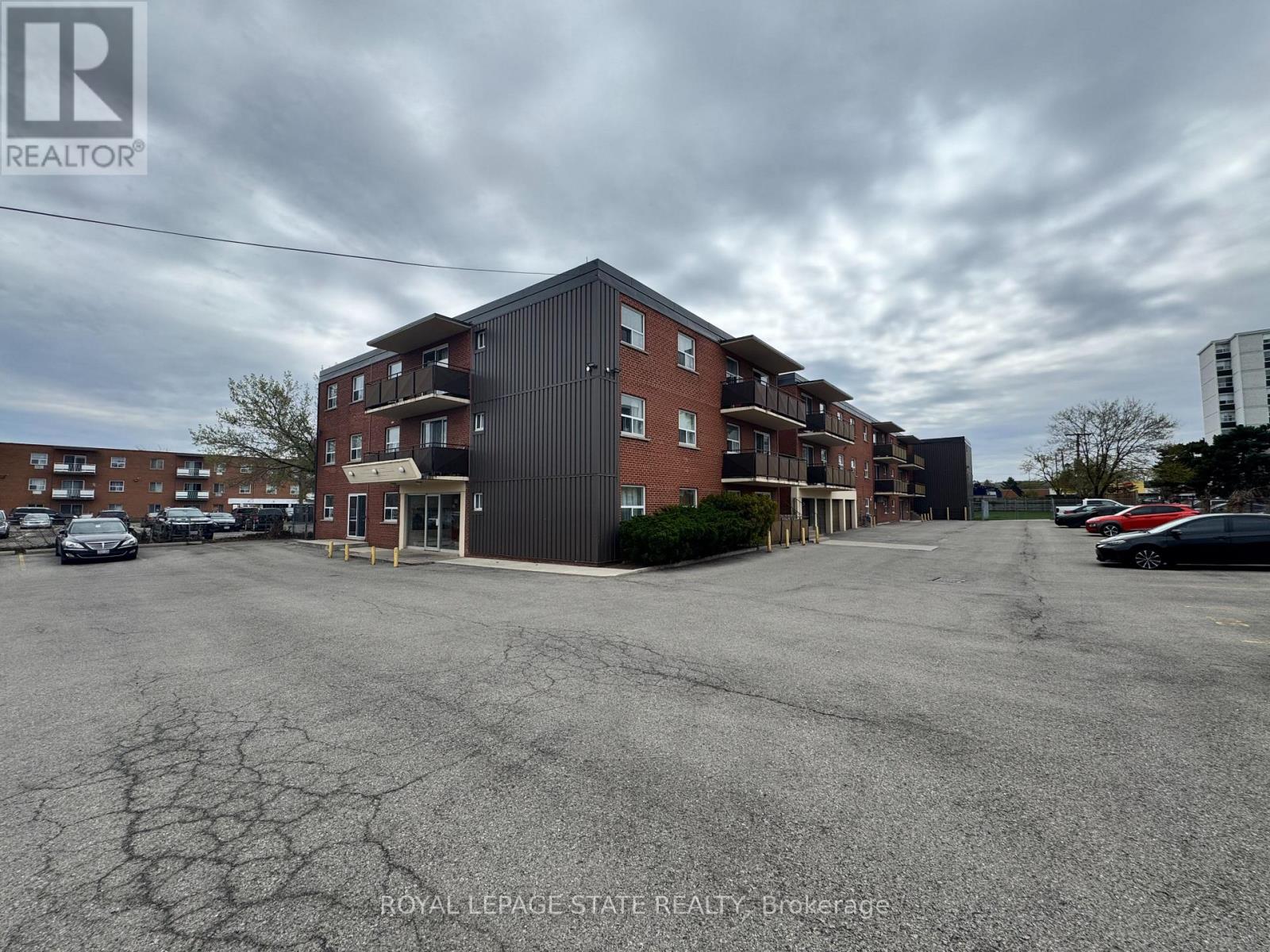 102 - 105 Tia Drive, Hamilton, Ontario  L8H 2N8 - Photo 2 - X13029792