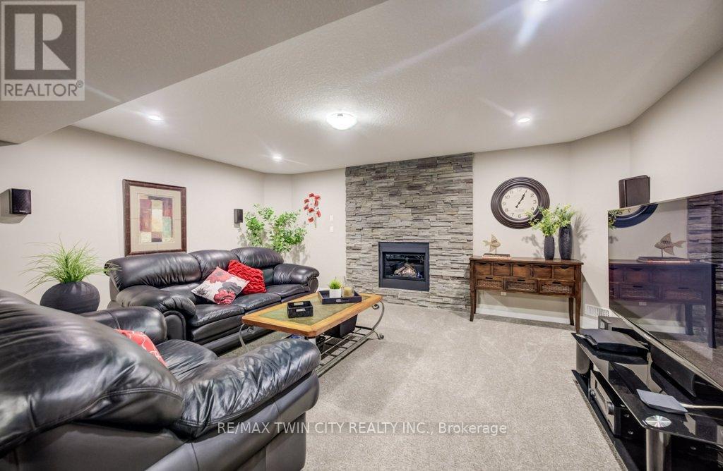 92 Kropf Drive, Wilmot, Ontario  N3A 4S3 - Photo 41 - X13029826