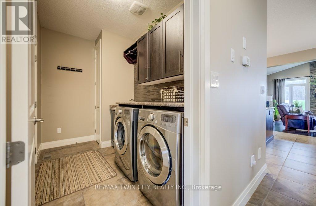 92 Kropf Drive, Wilmot, Ontario  N3A 4S3 - Photo 8 - X13029826