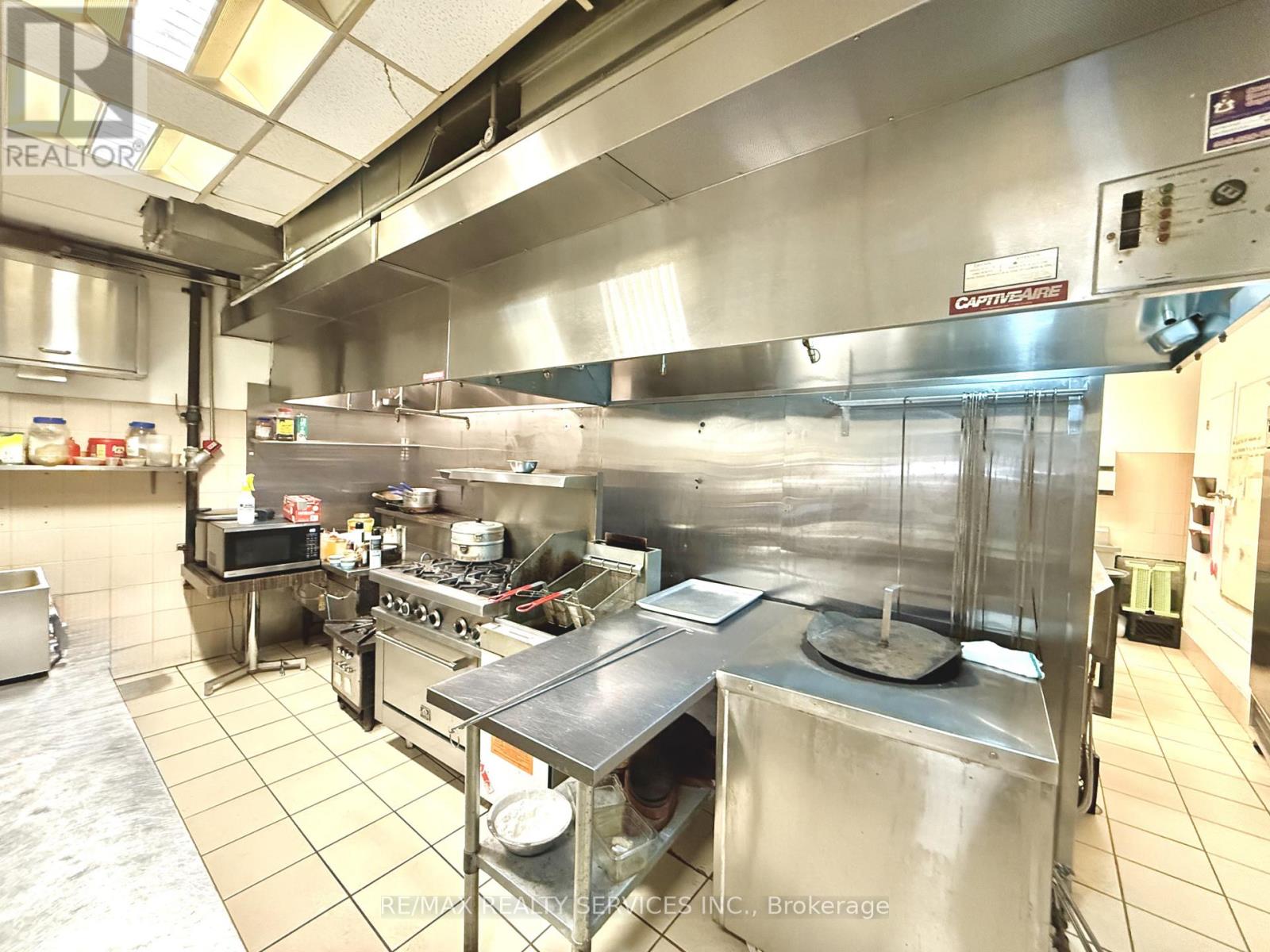 12 Queen Street, St. Catharines, Ontario  L2R 5G3 - Photo 14 - X13029830