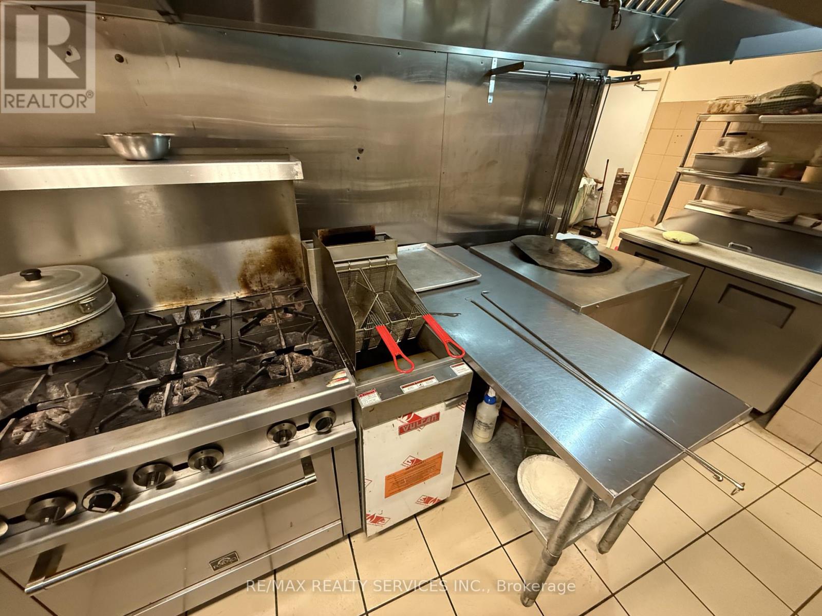 12 Queen Street, St. Catharines, Ontario  L2R 5G3 - Photo 15 - X13029830