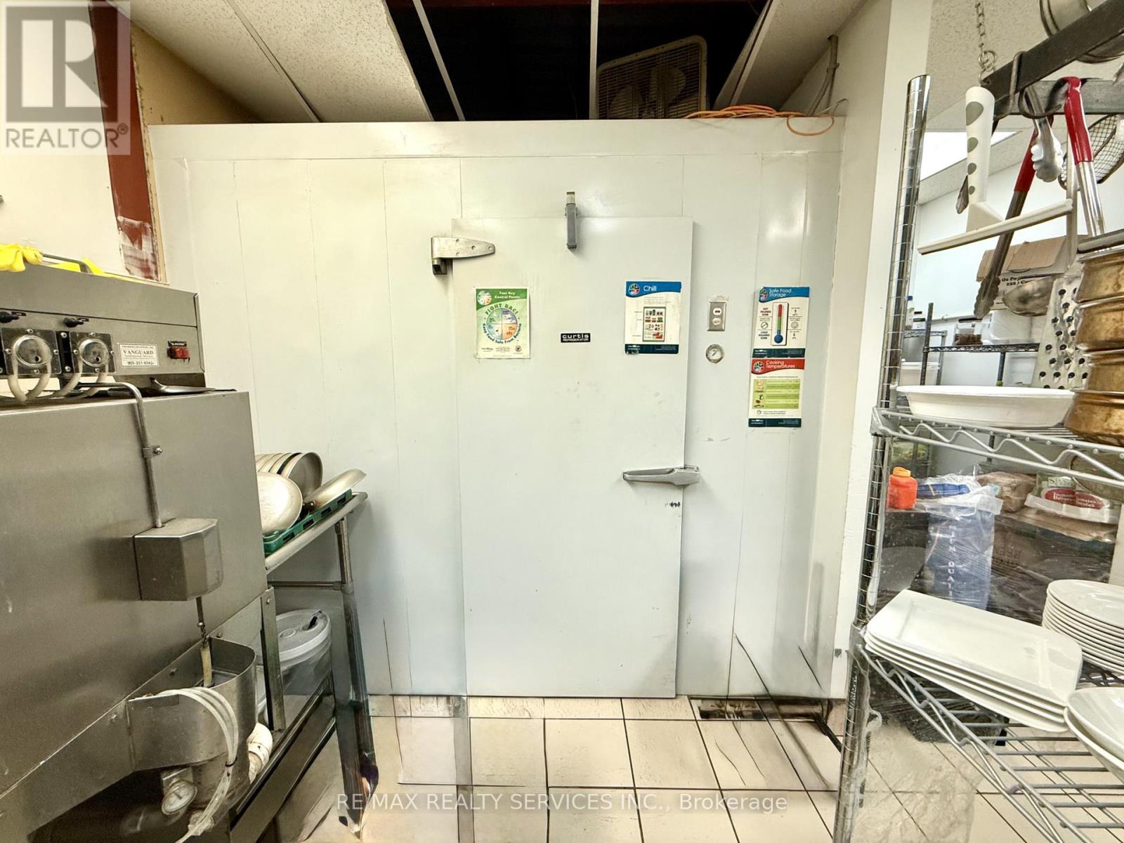 12 Queen Street, St. Catharines, Ontario  L2R 5G3 - Photo 18 - X13029830