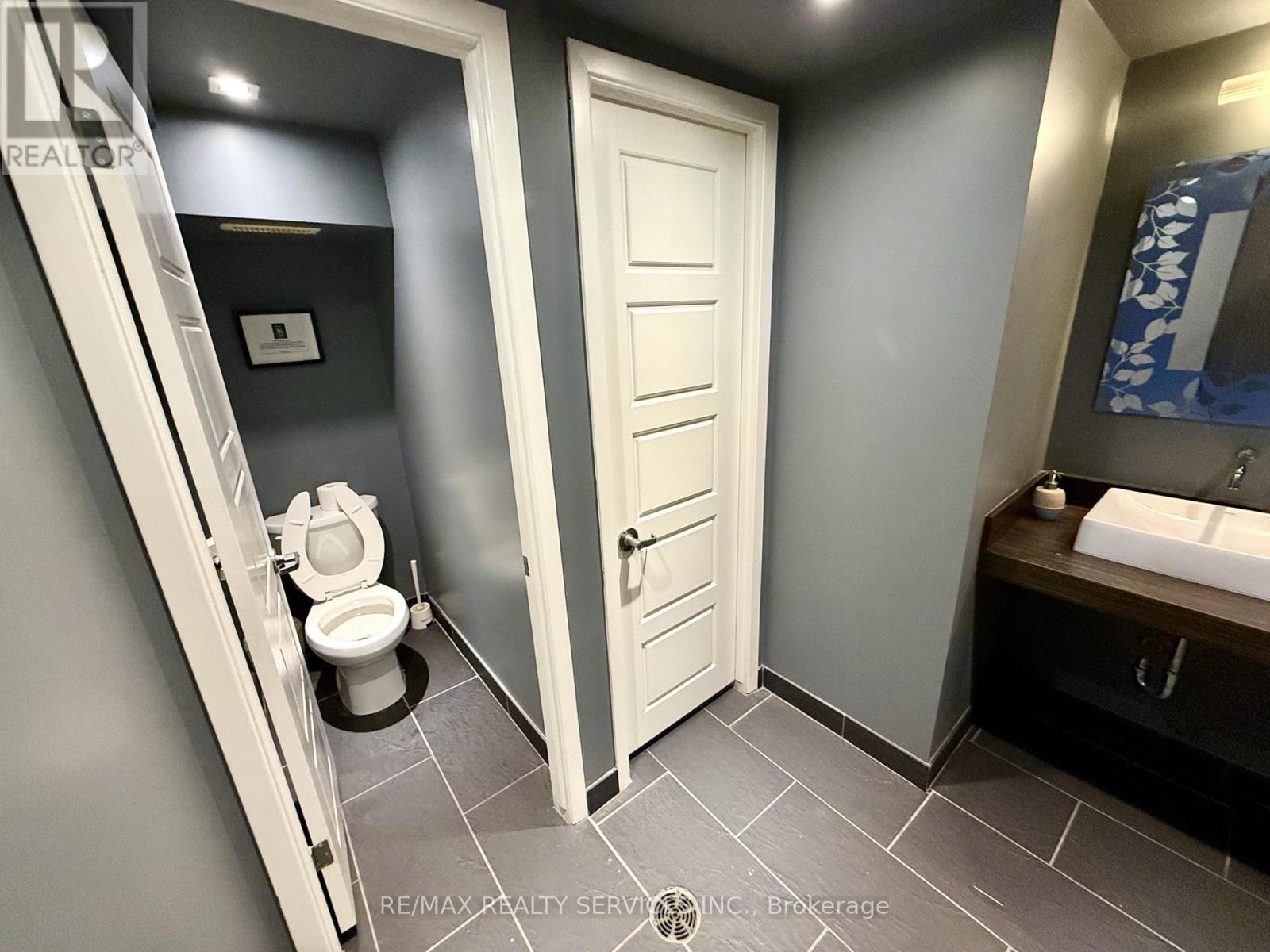 12 Queen Street, St. Catharines, Ontario  L2R 5G3 - Photo 23 - X13029830