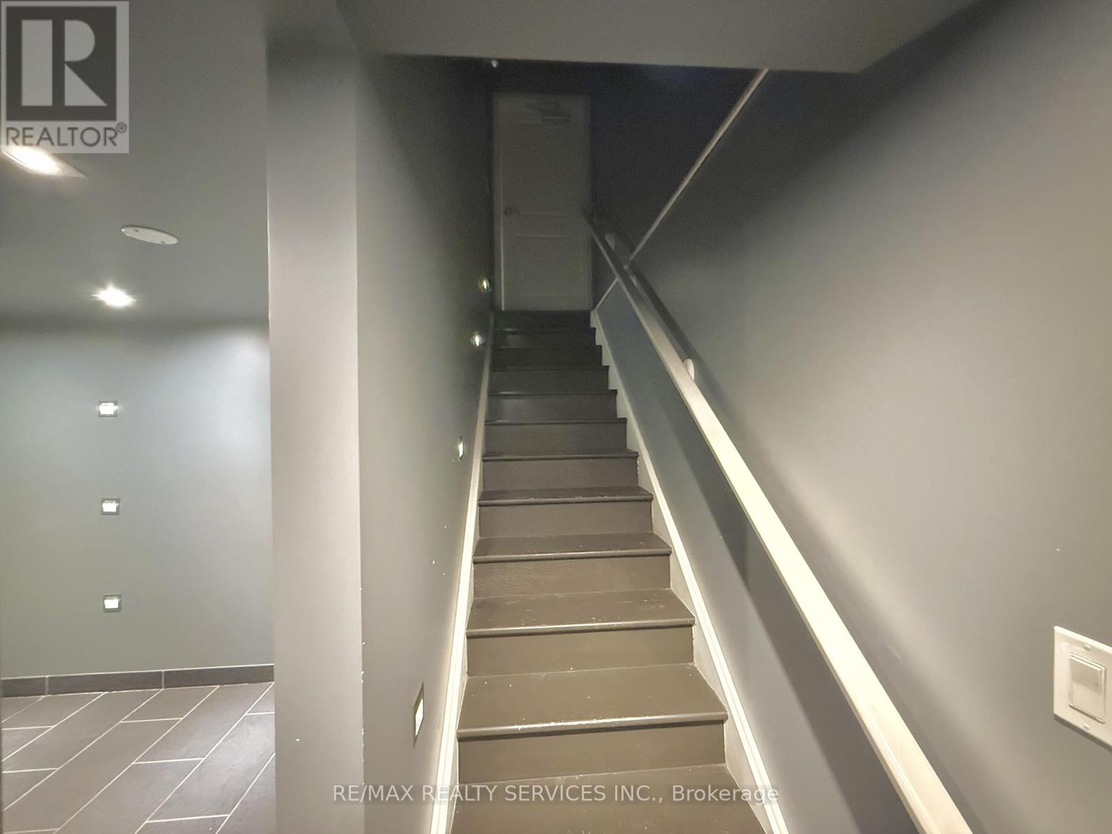 12 Queen Street, St. Catharines, Ontario  L2R 5G3 - Photo 24 - X13029830