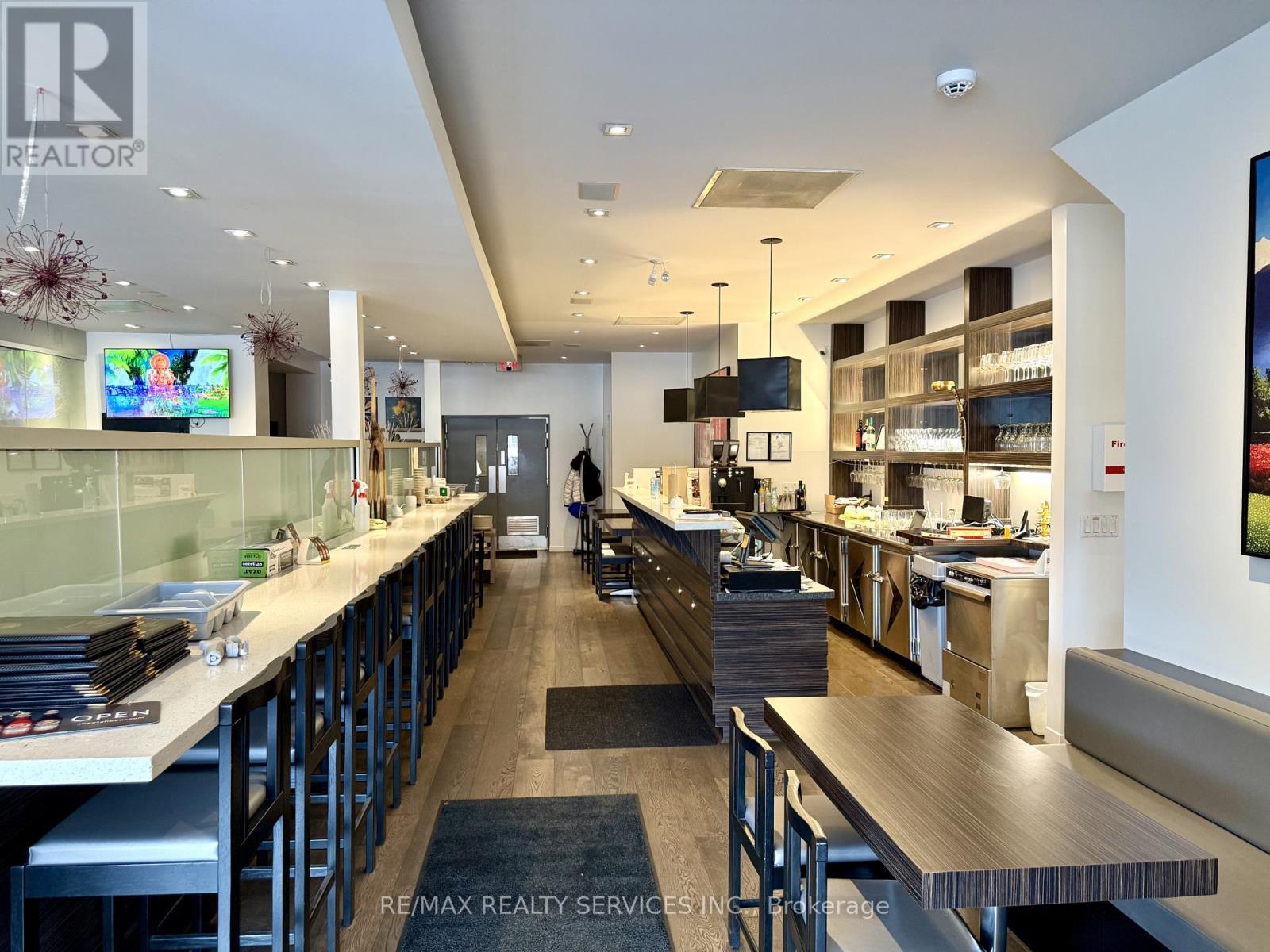 12 Queen Street, St. Catharines, Ontario  L2R 5G3 - Photo 3 - X13029830