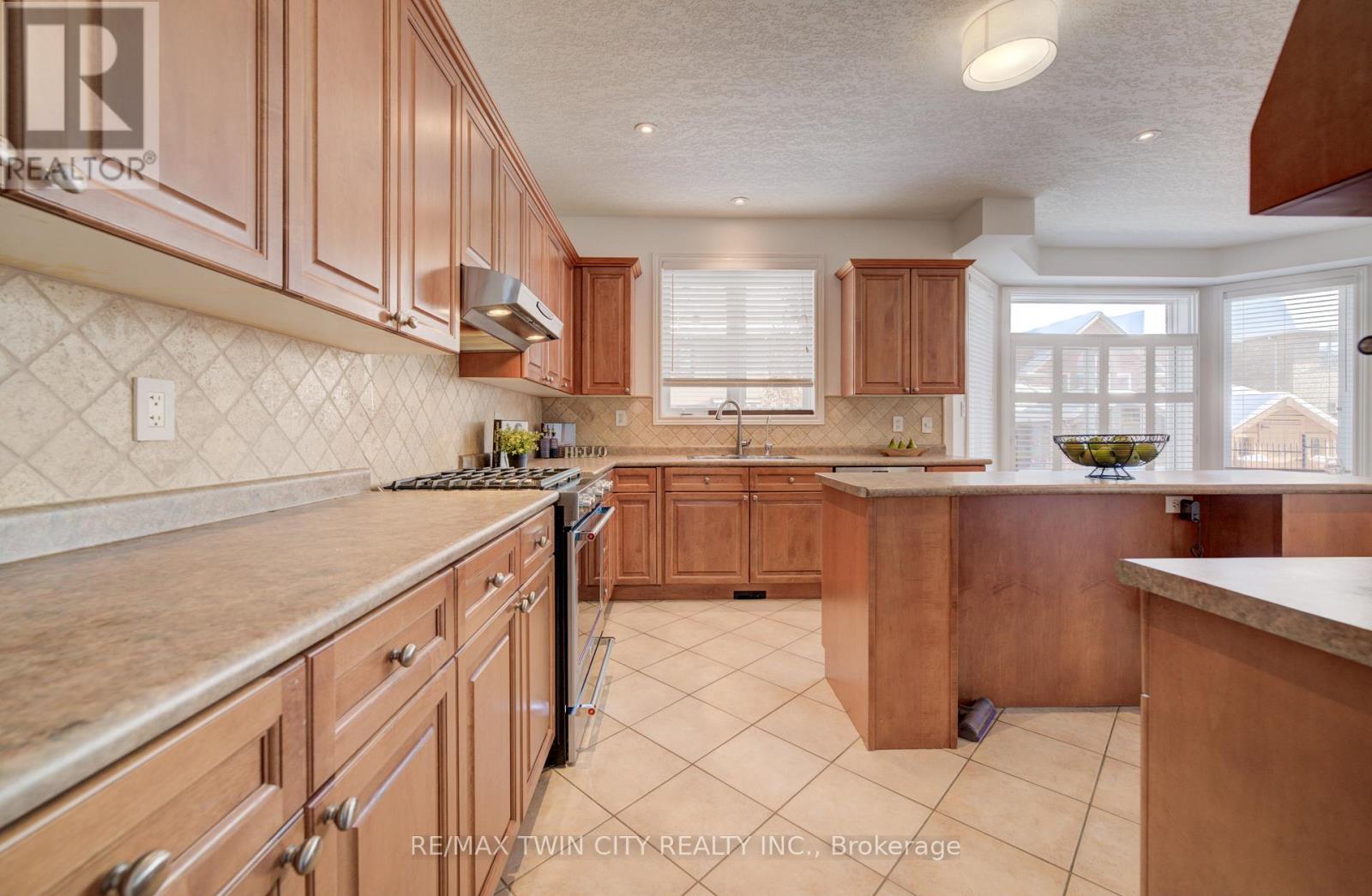 169 Falconridge Drive, Kitchener, Ontario  N2K 4J9 - Photo 14 - X13029906