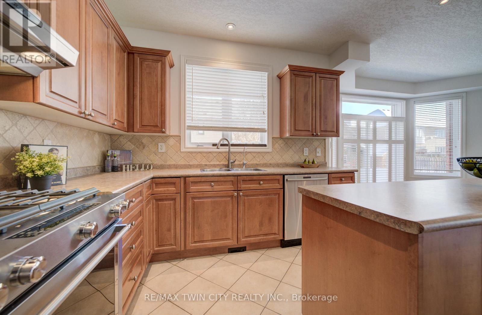 169 Falconridge Drive, Kitchener, Ontario  N2K 4J9 - Photo 17 - X13029906