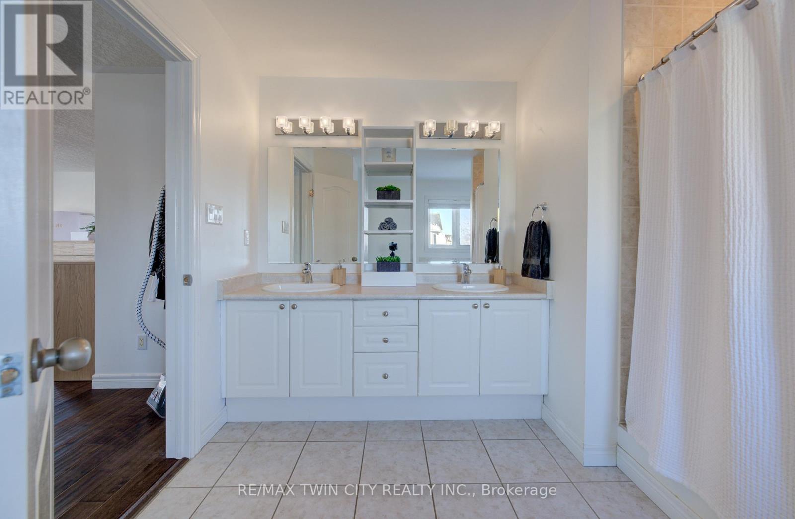 169 Falconridge Drive, Kitchener, Ontario  N2K 4J9 - Photo 31 - X13029906