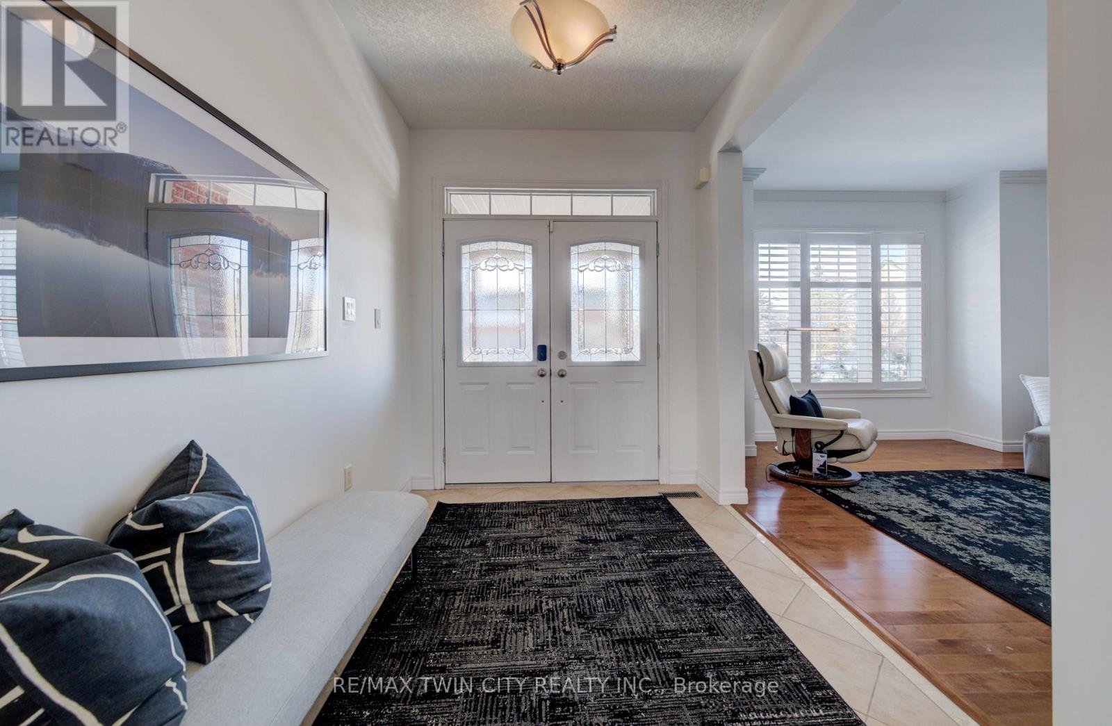 169 Falconridge Drive, Kitchener, Ontario  N2K 4J9 - Photo 4 - X13029906