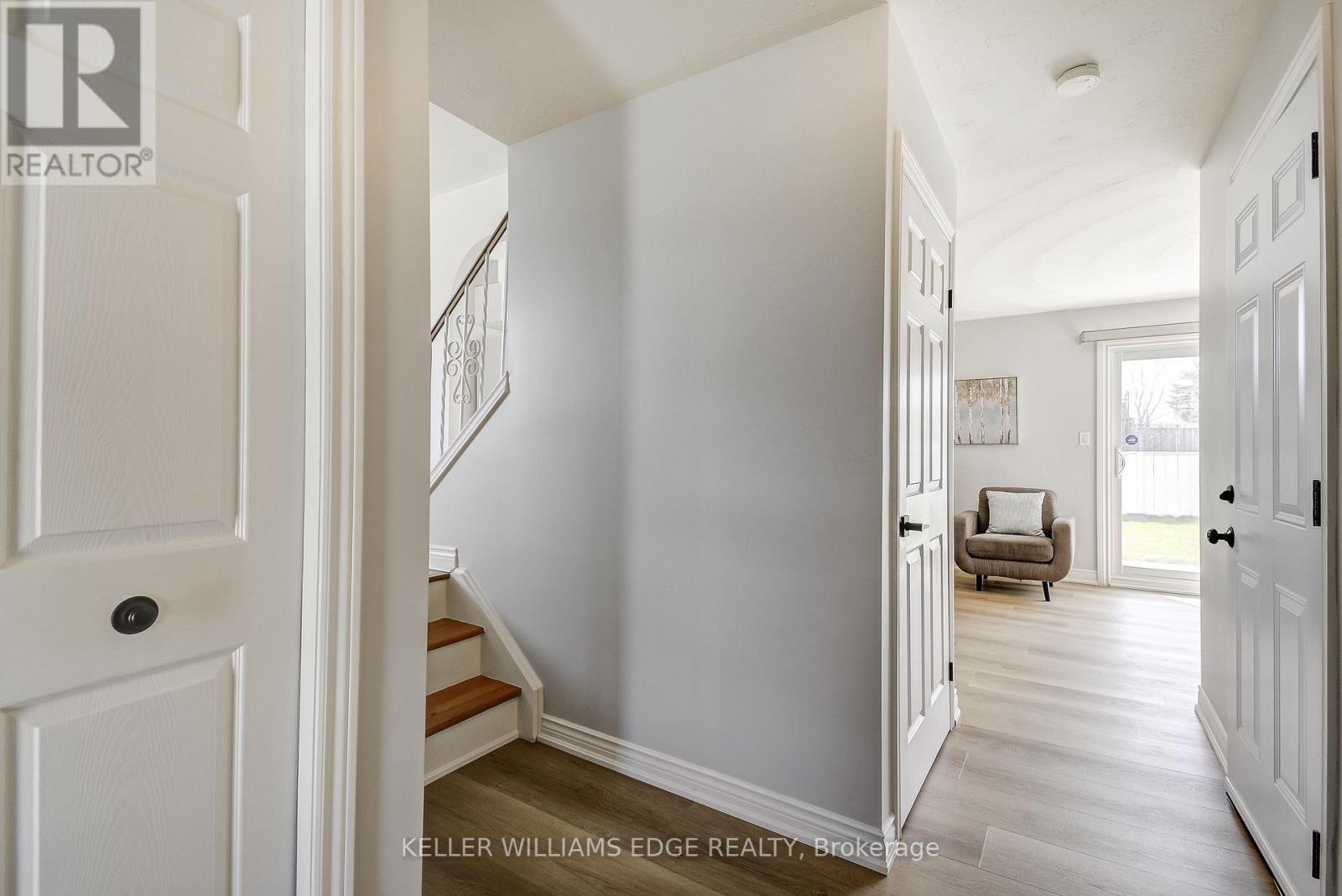 217 Lawnhurst Court, Hamilton, Ontario  L8V 4R4 - Photo 3 - X13029992