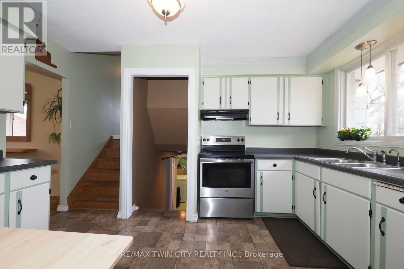 15 Mockingbird Drive, Woolwich, Ontario  N3B 1S9 - Photo 15 - X13030110