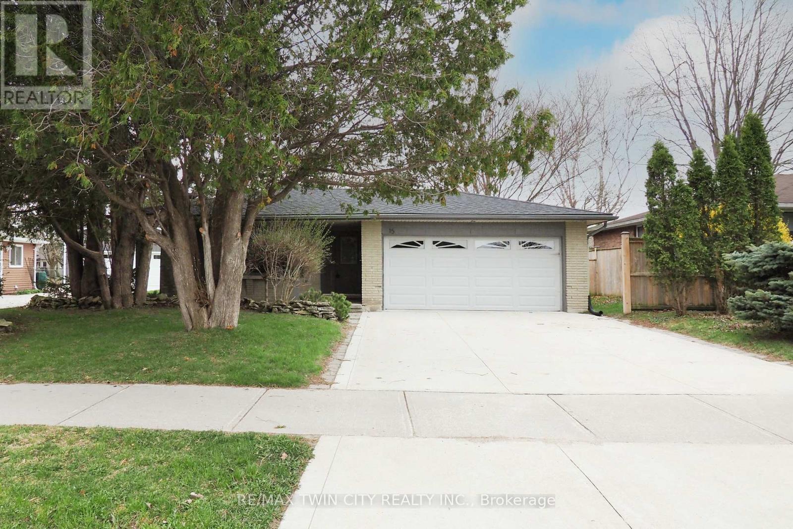 15 Mockingbird Drive, Woolwich, Ontario  N3B 1S9 - Photo 3 - X13030110