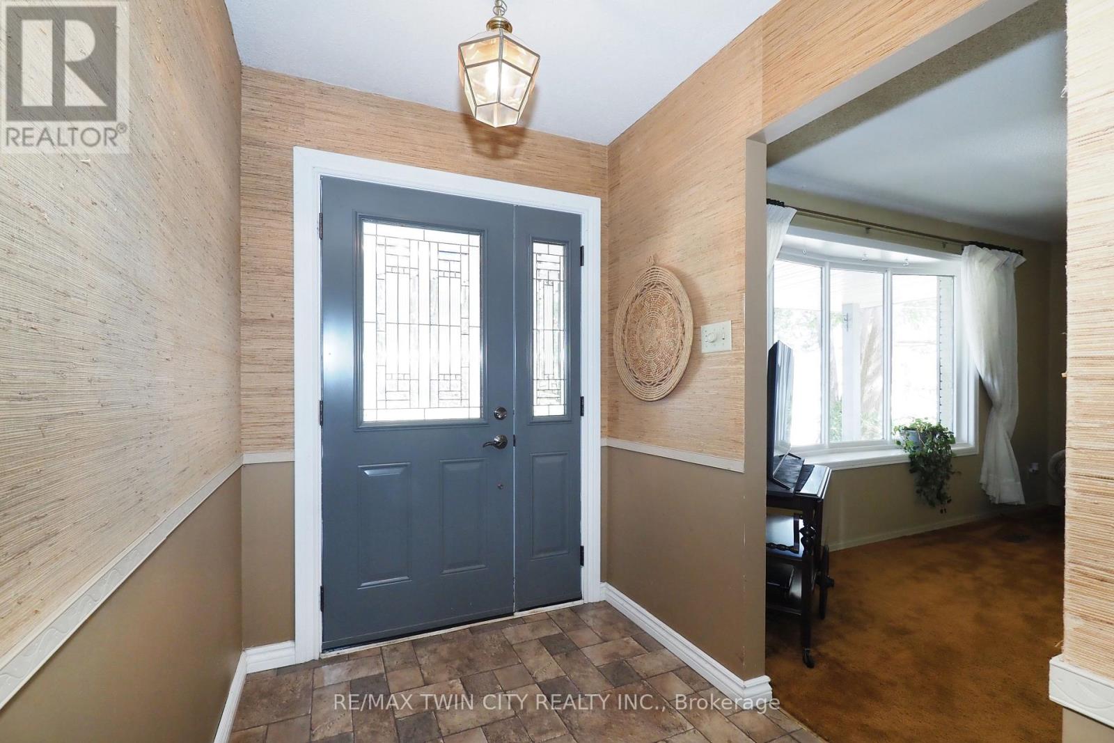 15 Mockingbird Drive, Woolwich, Ontario  N3B 1S9 - Photo 5 - X13030110