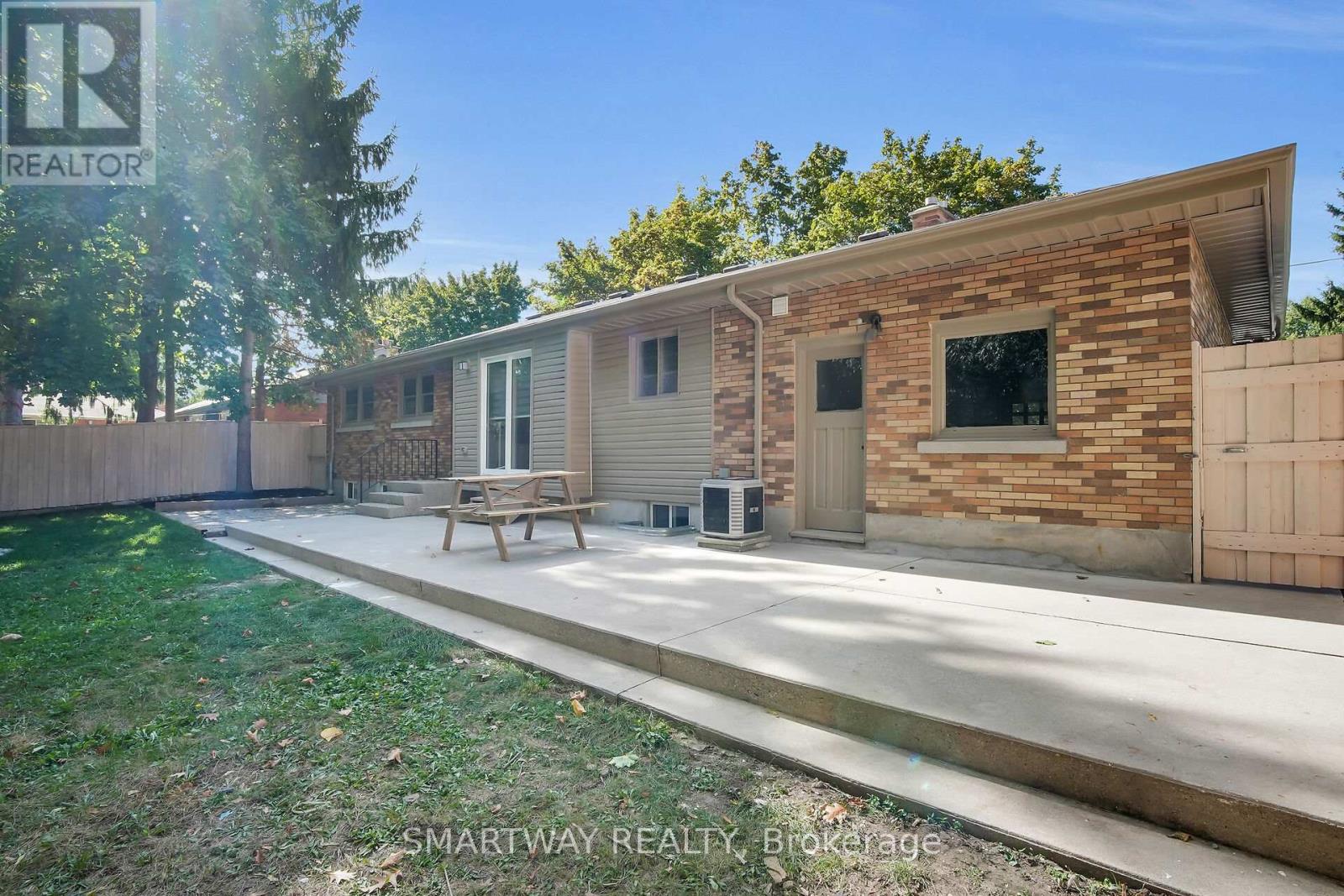 633 Donegal Drive, London North, Ontario  N6H 3H6 - Photo 40 - X13030124