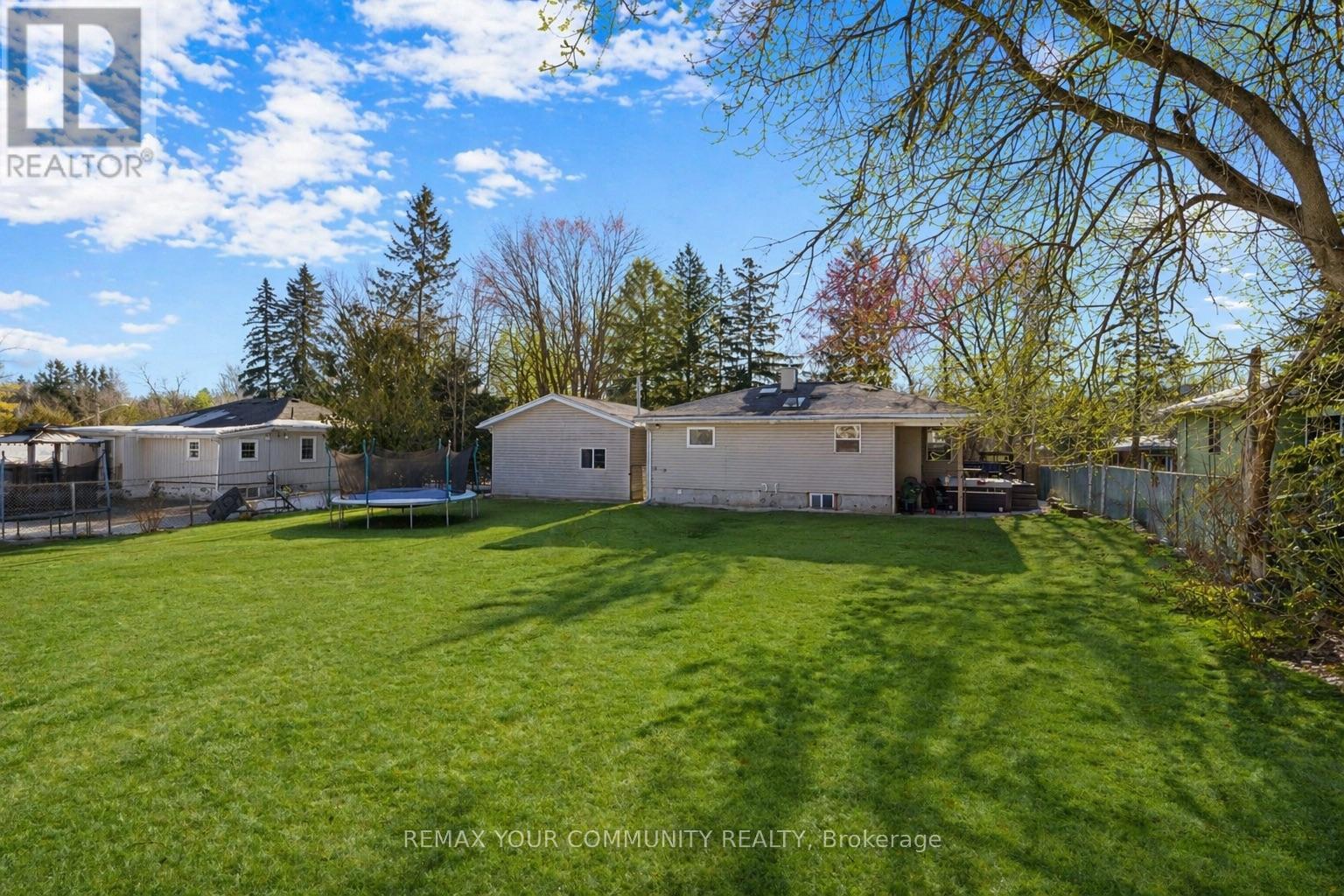 8 Victor Drive, Whitchurch-Stouffville, Ontario  L4A 3G5 - Photo 41 - N12811330