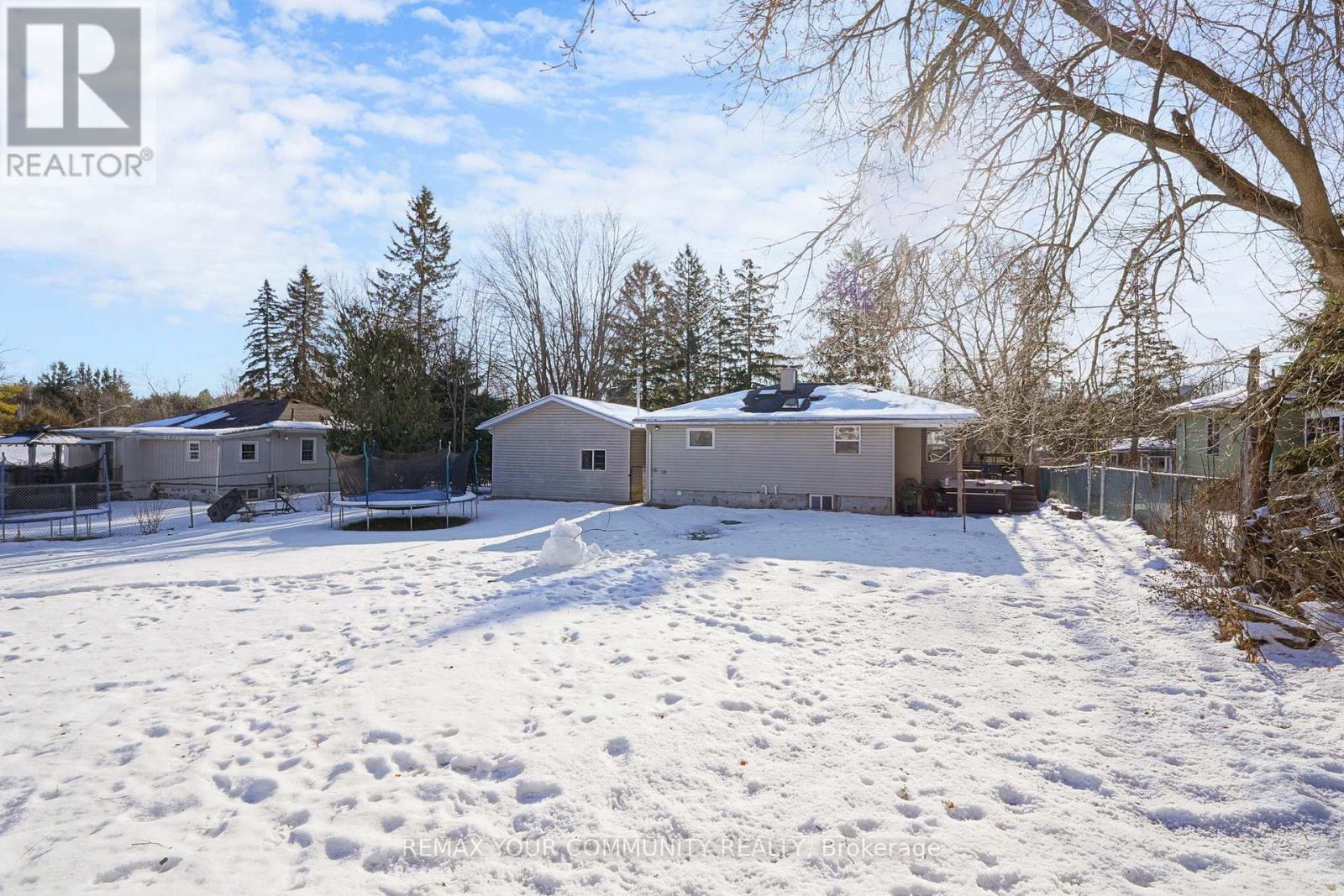 8 Victor Drive, Whitchurch-Stouffville, Ontario  L4A 3G5 - Photo 43 - N12811330