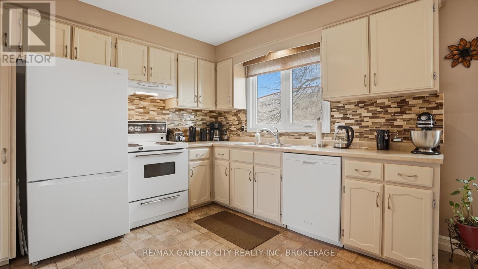 14 - 178 Scott Street, St. Catharines, Ontario  L2N 6Y5 - Photo 10 - X13021766