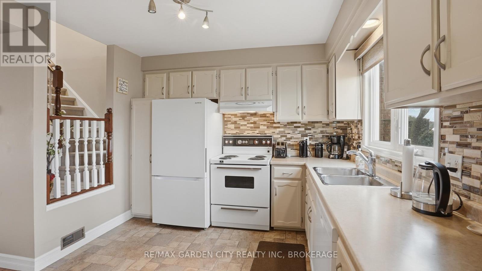 14 - 178 Scott Street, St. Catharines, Ontario  L2N 6Y5 - Photo 11 - X13021766