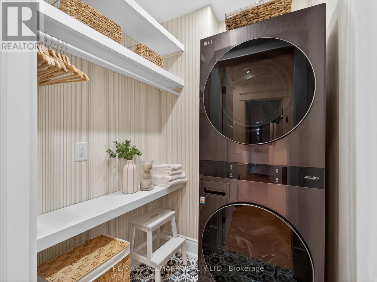 88 Neville Park Boulevard, Toronto, Ontario  M4E 3P8 - Photo 28 - E13028412