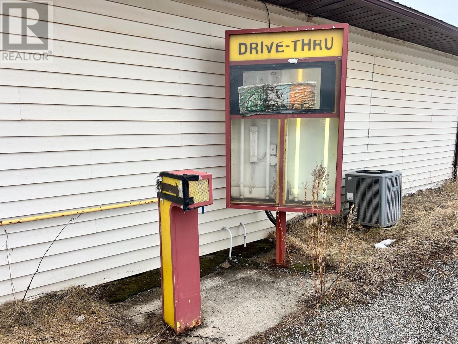 724 Mackenzie St E, Atikokan, Ontario  P0T 1C0 - Photo 3 - TB2600771