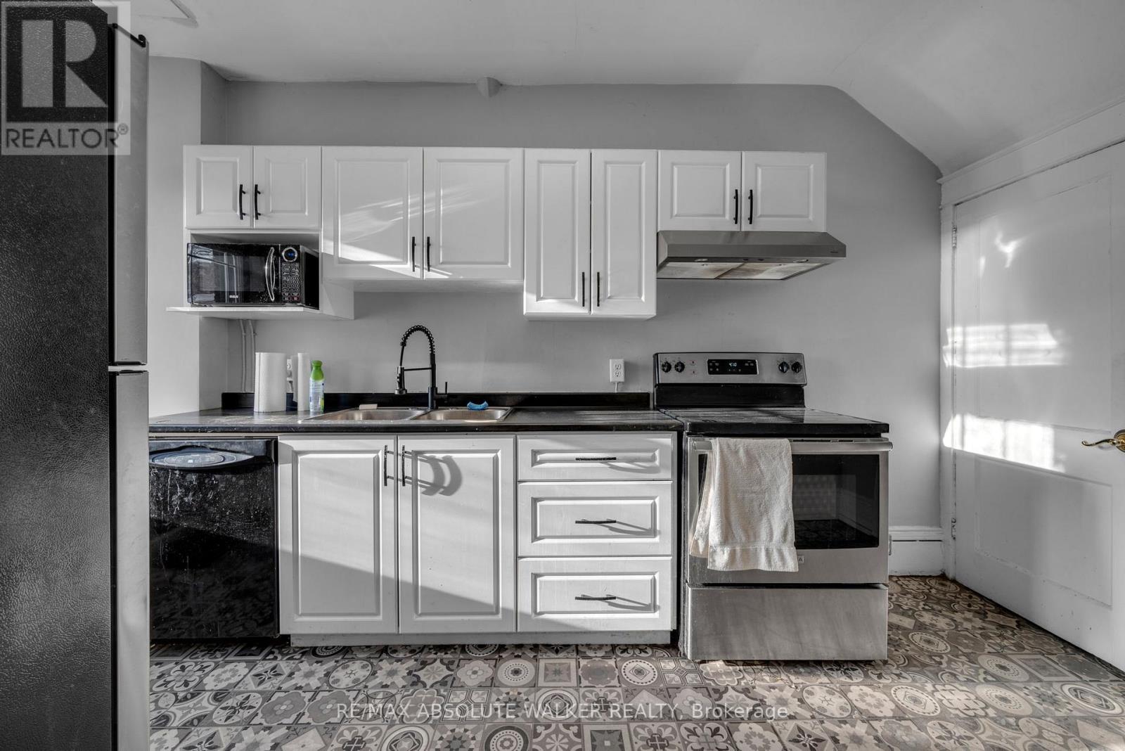 166/168 Main Street, Ottawa, Ontario  K1S 1C2 - Photo 12 - X12826684