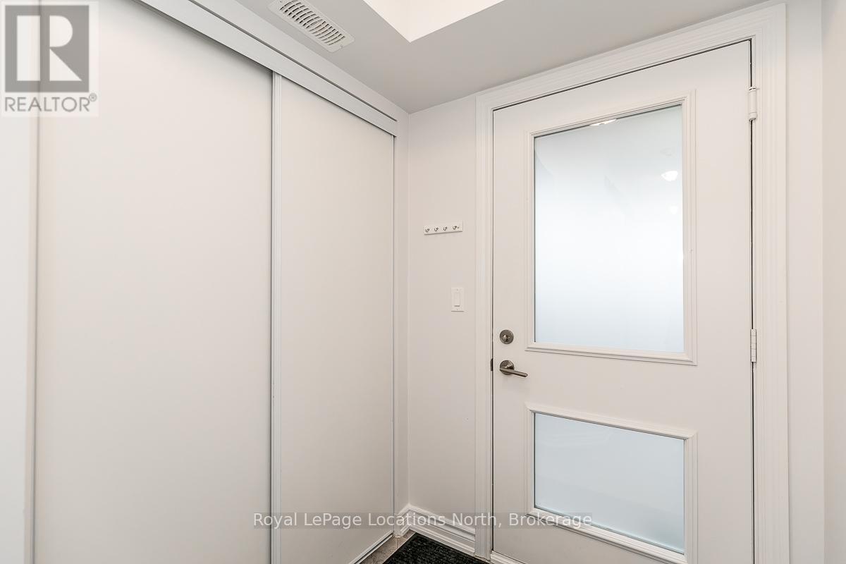 205 - 4 Anchorage Crescent, Collingwood, Ontario  L9Y 0Y6 - Photo 3 - S13030278