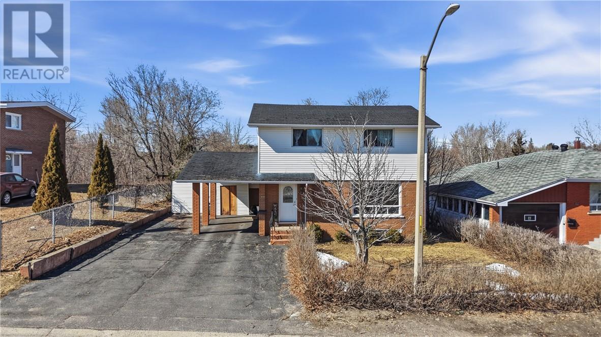 790 Burton Avenue, Sudbury, Ontario  P3C 4L4 - Photo 2 - 2127236