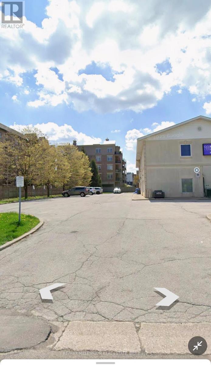 418 Plains Road E, Burlington, Ontario  L7T 2C8 - Photo 10 - W12986058