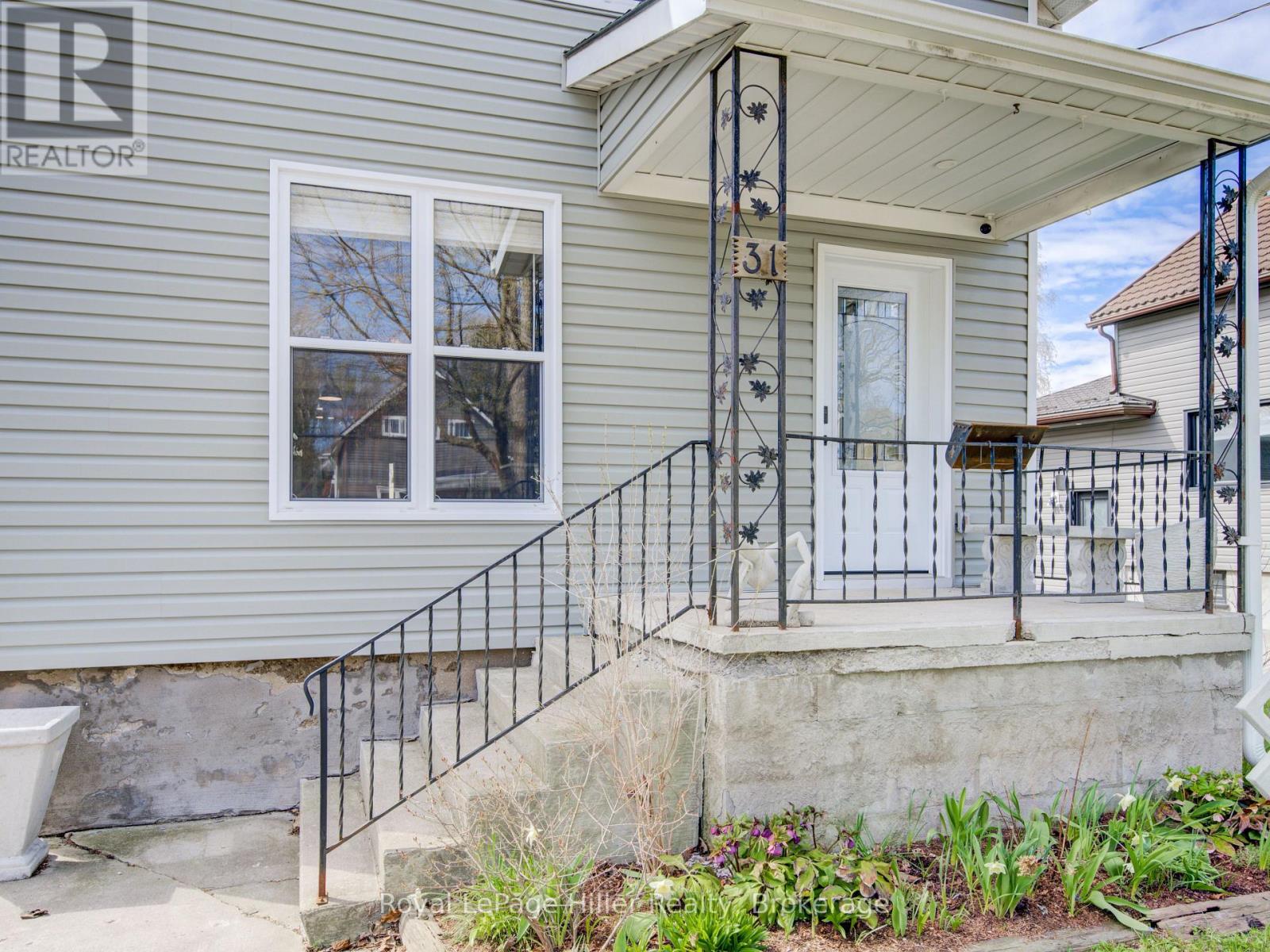 31 Norfolk Street, Stratford, Ontario  N5A 3Y6 - Photo 2 - X13030242