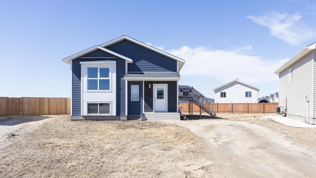 29 Imperial Crescent, Steinbach, Manitoba  R5G 2T7 - Photo 0 - 202607945