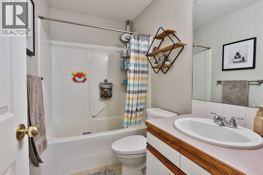 263 Red Crow Boulevard W, Lethbridge, Alberta  T1K 7B2 - Photo 12 - A2301807