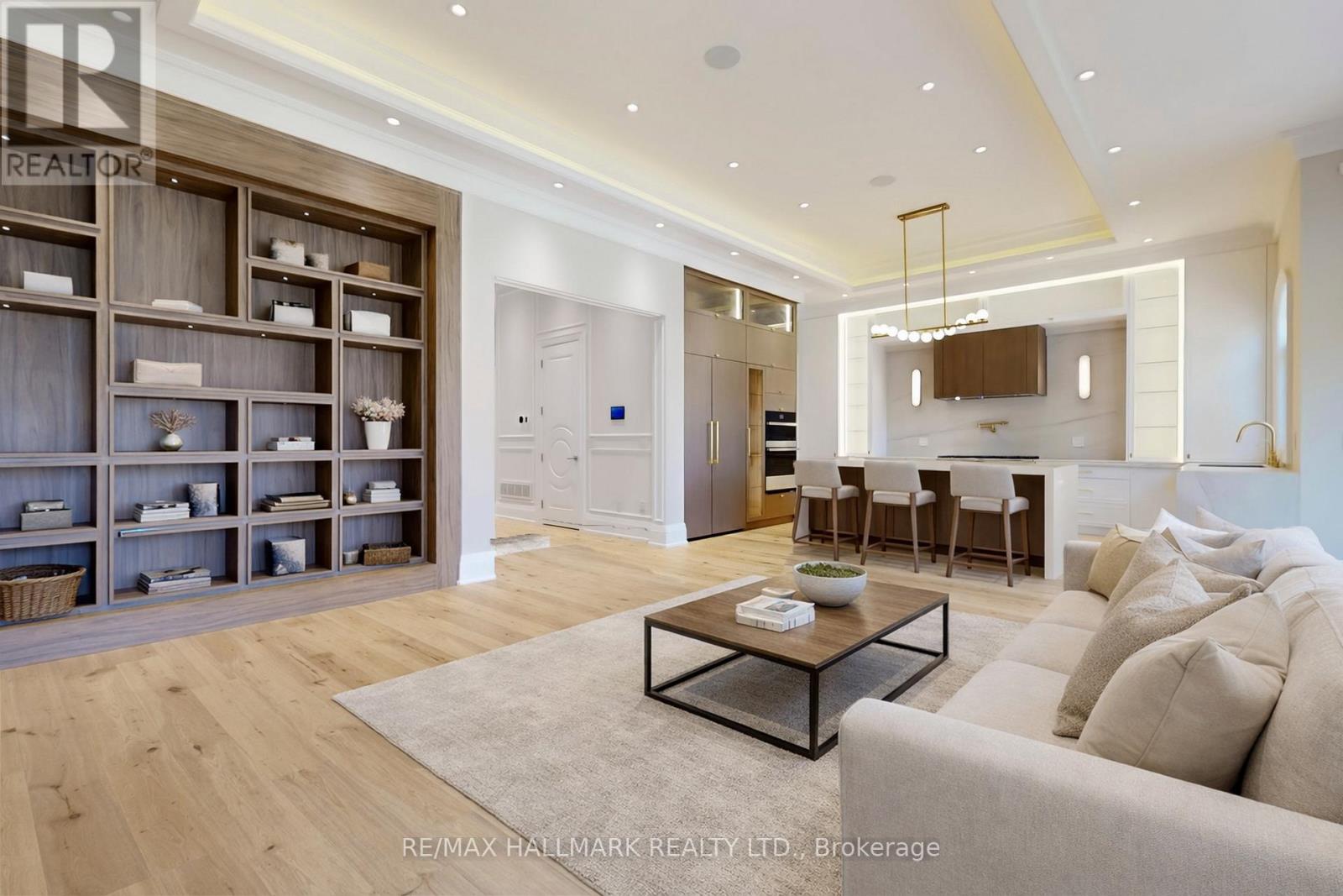 152 Olde Bayview Avenue, Richmond Hill, Ontario  L4E 3C6 - Photo 2 - N12849340