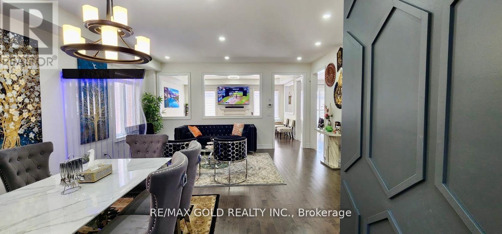 298 Etheridge Avenue, Milton, Ontario  L9E 1H7 - Photo 10 - W12876430