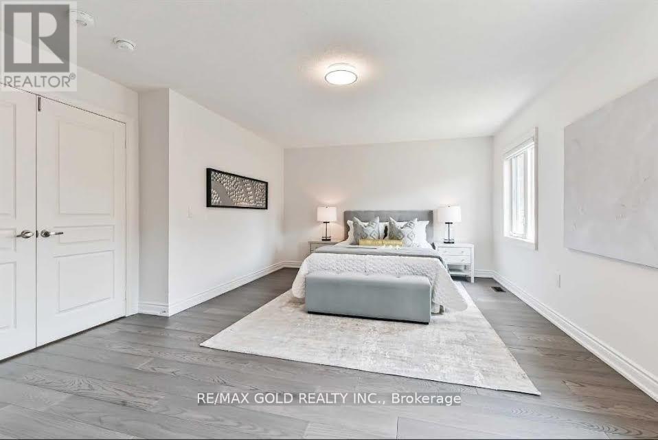 298 Etheridge Avenue, Milton, Ontario  L9E 1H7 - Photo 21 - W12876430