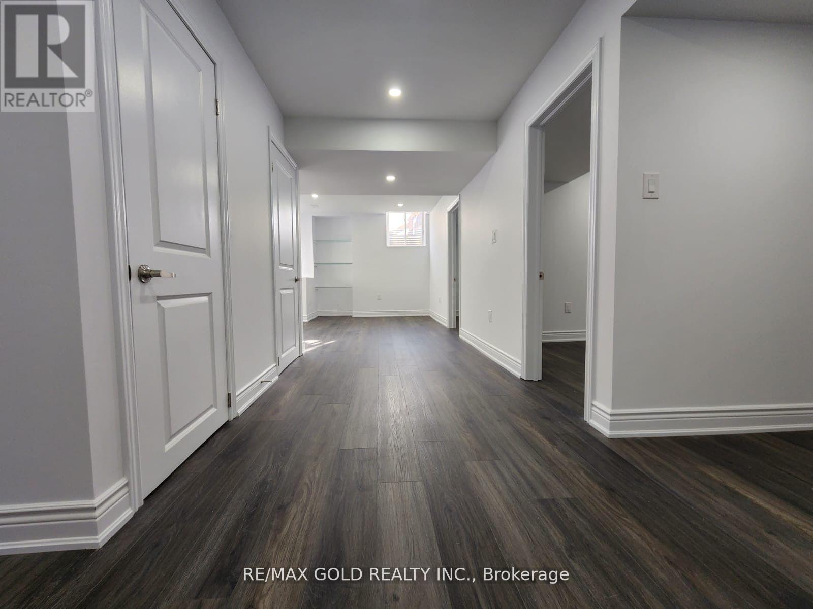 298 Etheridge Avenue, Milton, Ontario  L9E 1H7 - Photo 34 - W12876430