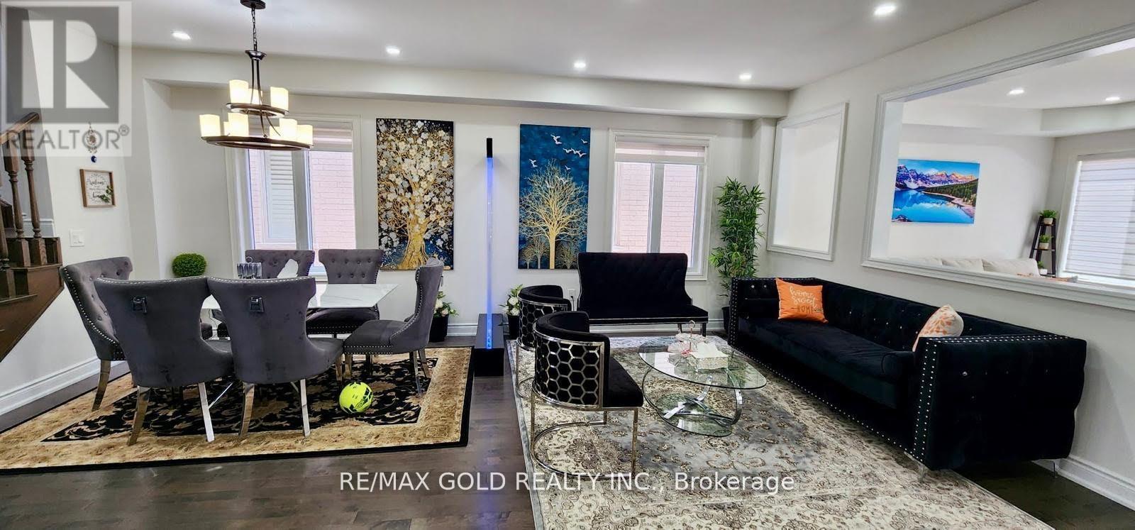 298 Etheridge Avenue, Milton, Ontario  L9E 1H7 - Photo 11 - W12876430