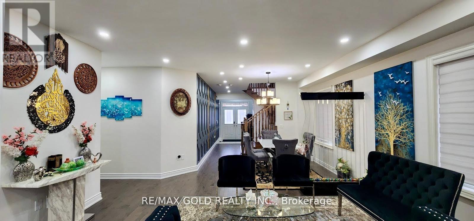 298 Etheridge Avenue, Milton, Ontario  L9E 1H7 - Photo 8 - W12876430