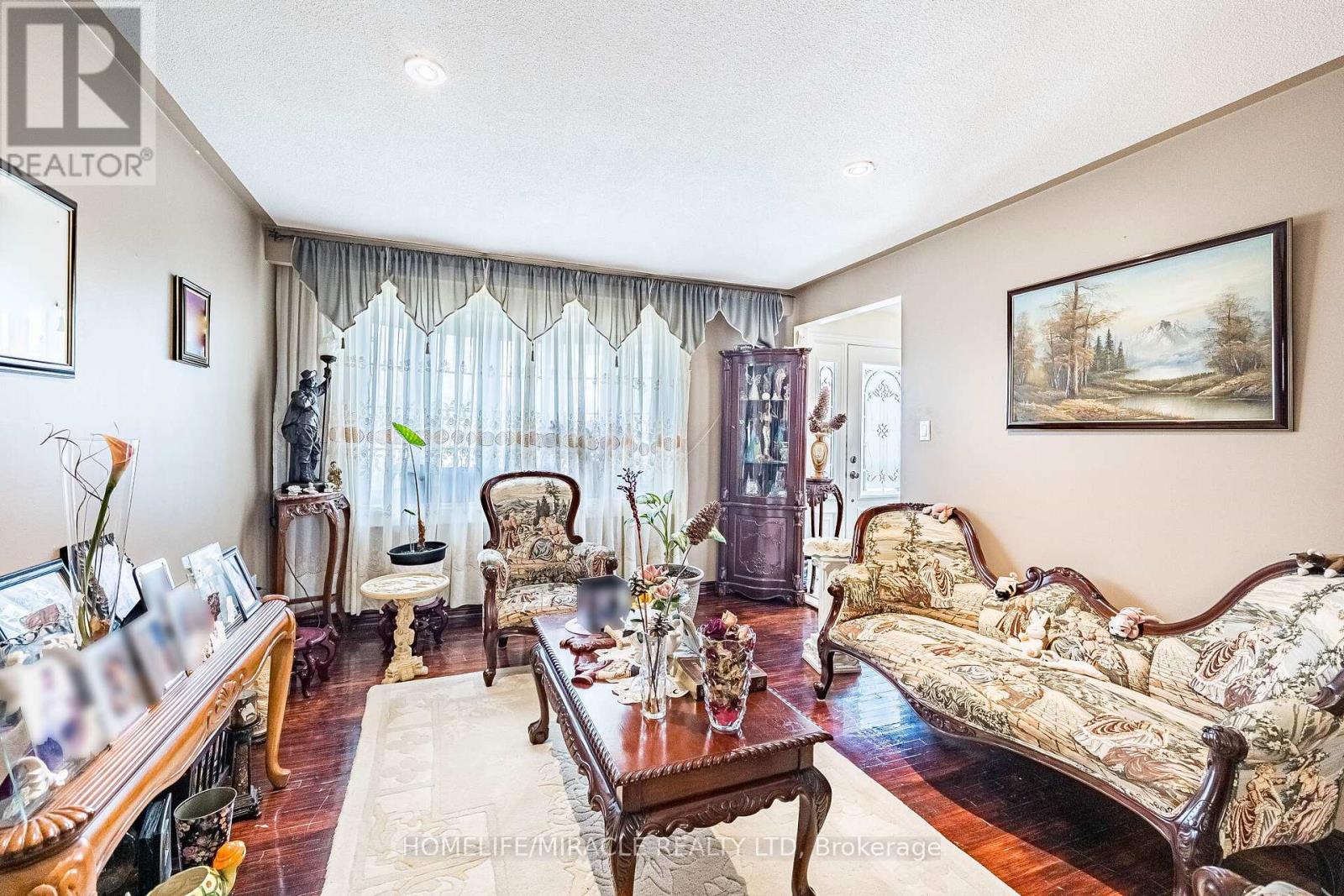 7150 Harwick Drive, Mississauga, Ontario  L4T 3A4 - Photo 8 - W12939524