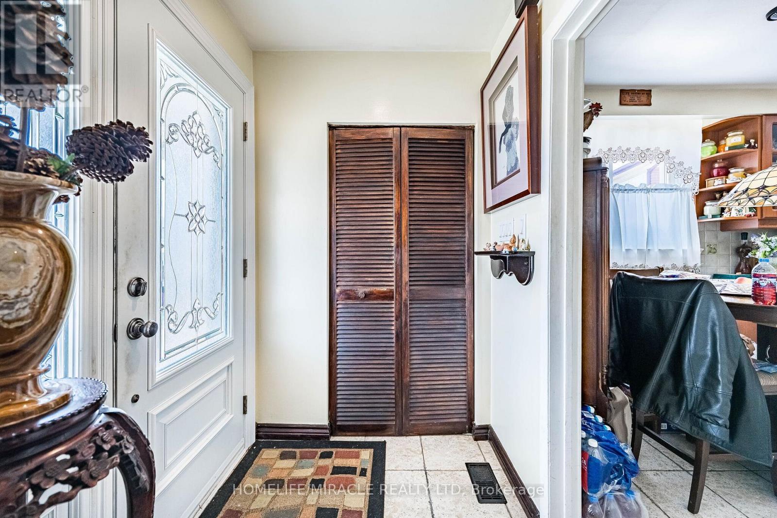 7150 Harwick Drive, Mississauga, Ontario  L4T 3A4 - Photo 6 - W12939524