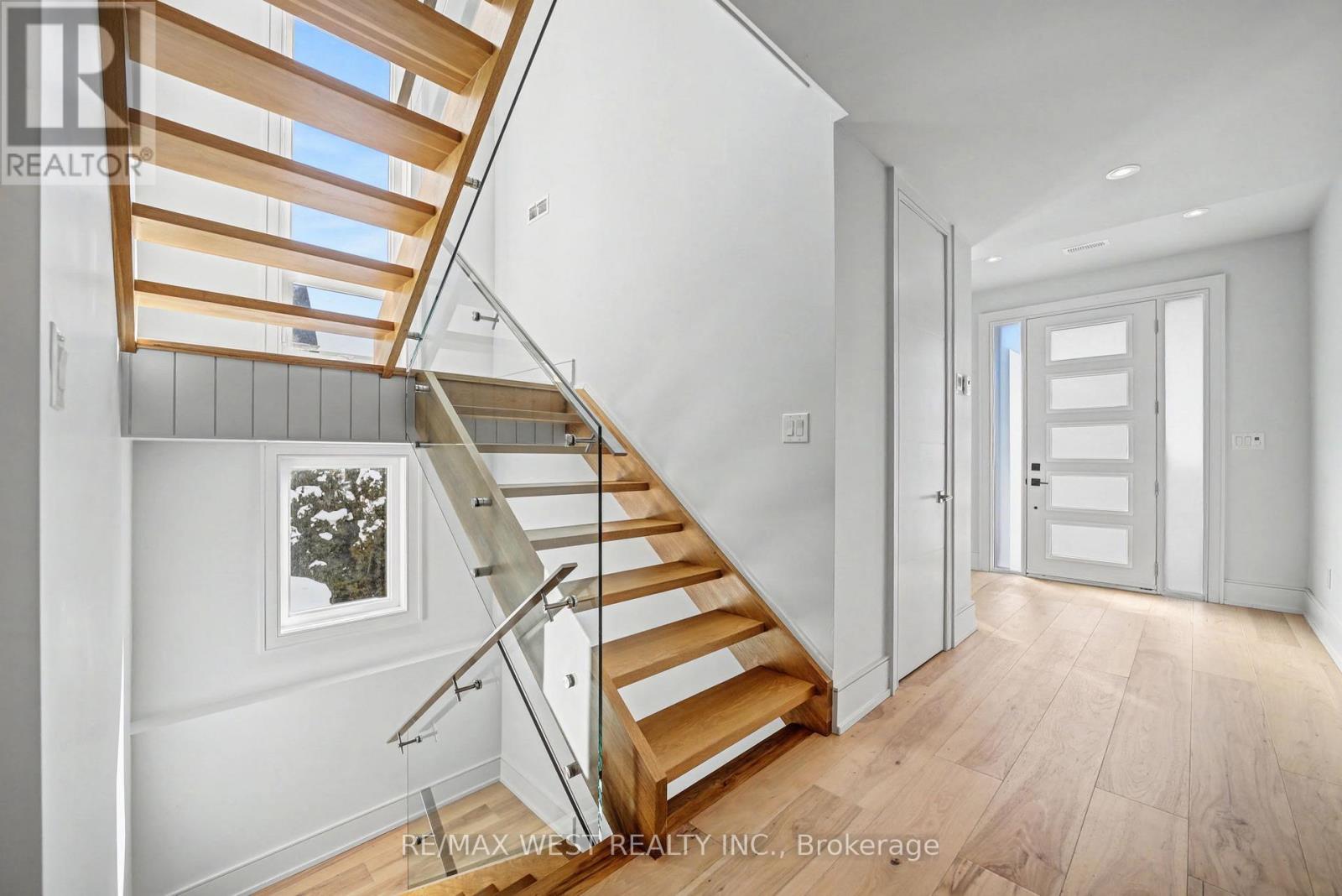 2267 Fifth Line W, Mississauga, Ontario  L5K 1V7 - Photo 2 - W13029272