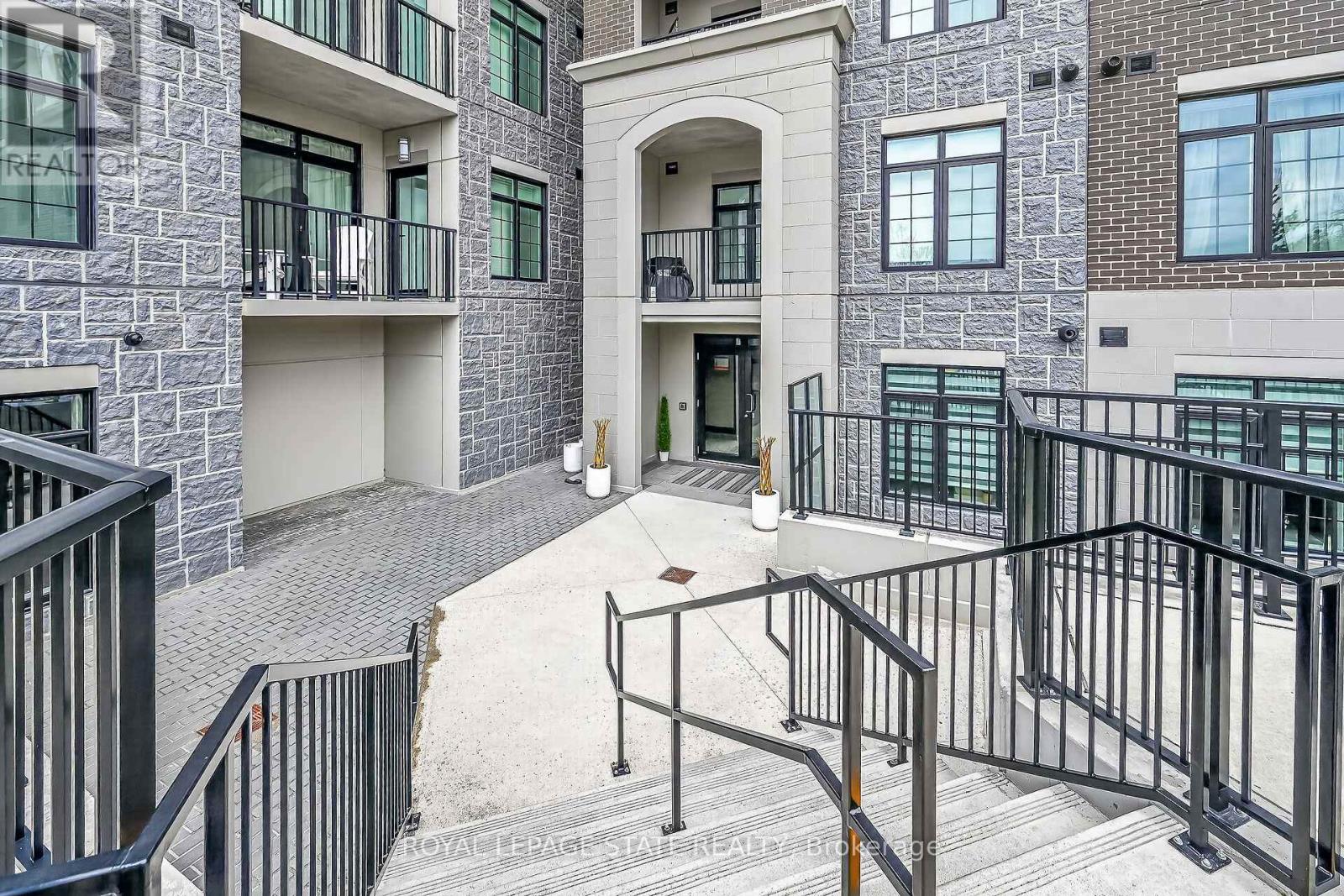 310 - 153 Wilson Street W, Hamilton, Ontario  L9G 1N4 - Photo 4 - X12796732