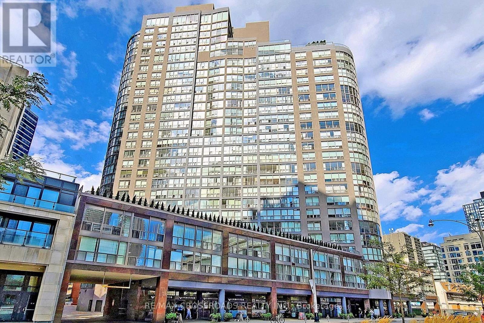 1412 - 24 Wellesley Street W, Toronto, Ontario  M4Y 2X6 - Photo 2 - C13030282