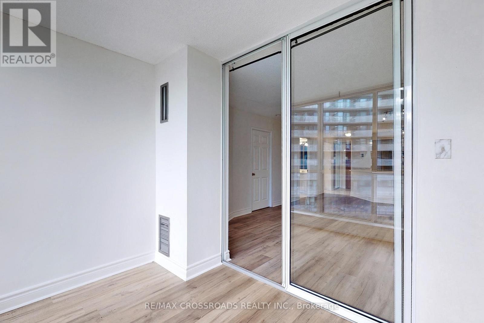 1412 - 24 Wellesley Street W, Toronto, Ontario  M4Y 2X6 - Photo 21 - C13030282