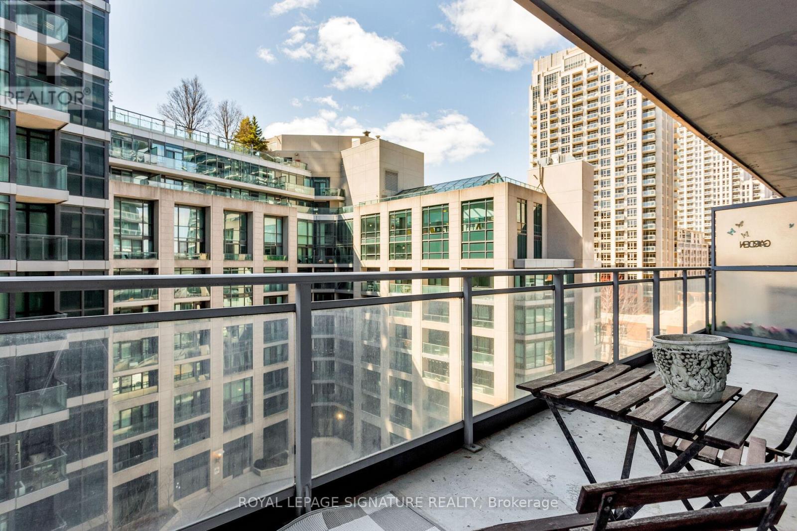 705 - 15 Bruyeres Mews, Toronto, Ontario  M5V 0A7 - Photo 14 - C13030308