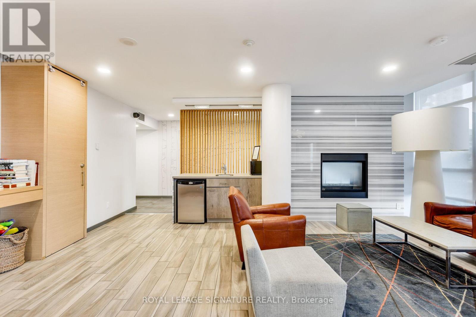 705 - 15 Bruyeres Mews, Toronto, Ontario  M5V 0A7 - Photo 21 - C13030308